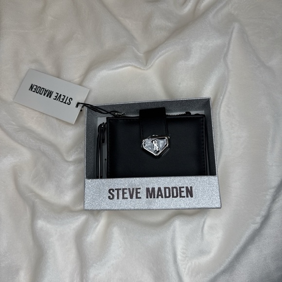 Steve Madden Handbags - Steve Madden Black Card Holder